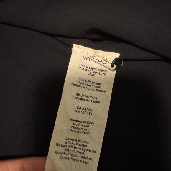 Wilfred Elegant Black Top - Picture 3 of 3